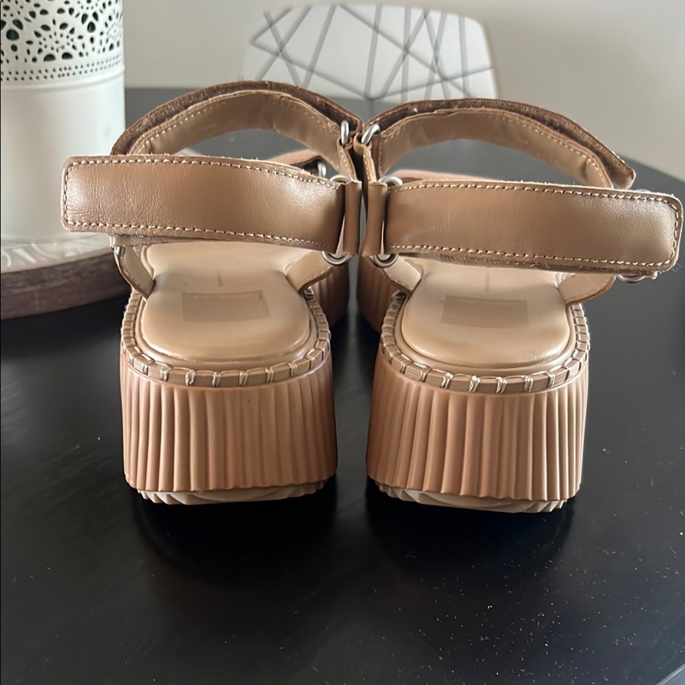 Platform Dolce Vita Sandals - Picture 4 of 5